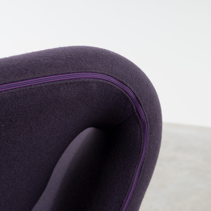Artifort Pierre Paulin Ribbon lounge chair + ottoman purple Artifort