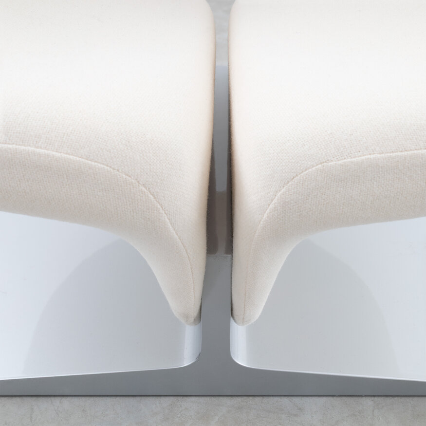 Artifort Pierre Paulin Ribbon lounge chair white Artifort