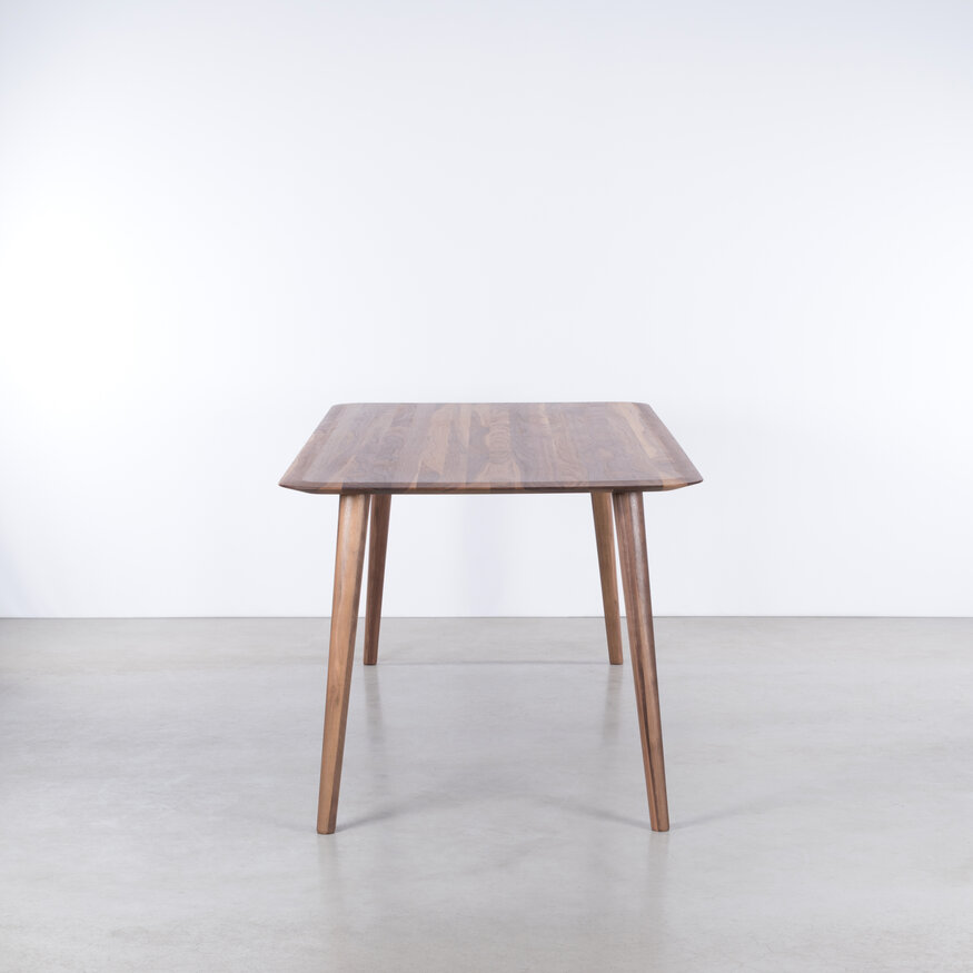 Sav & Økse Olger table matt lacquered walnut 220x90