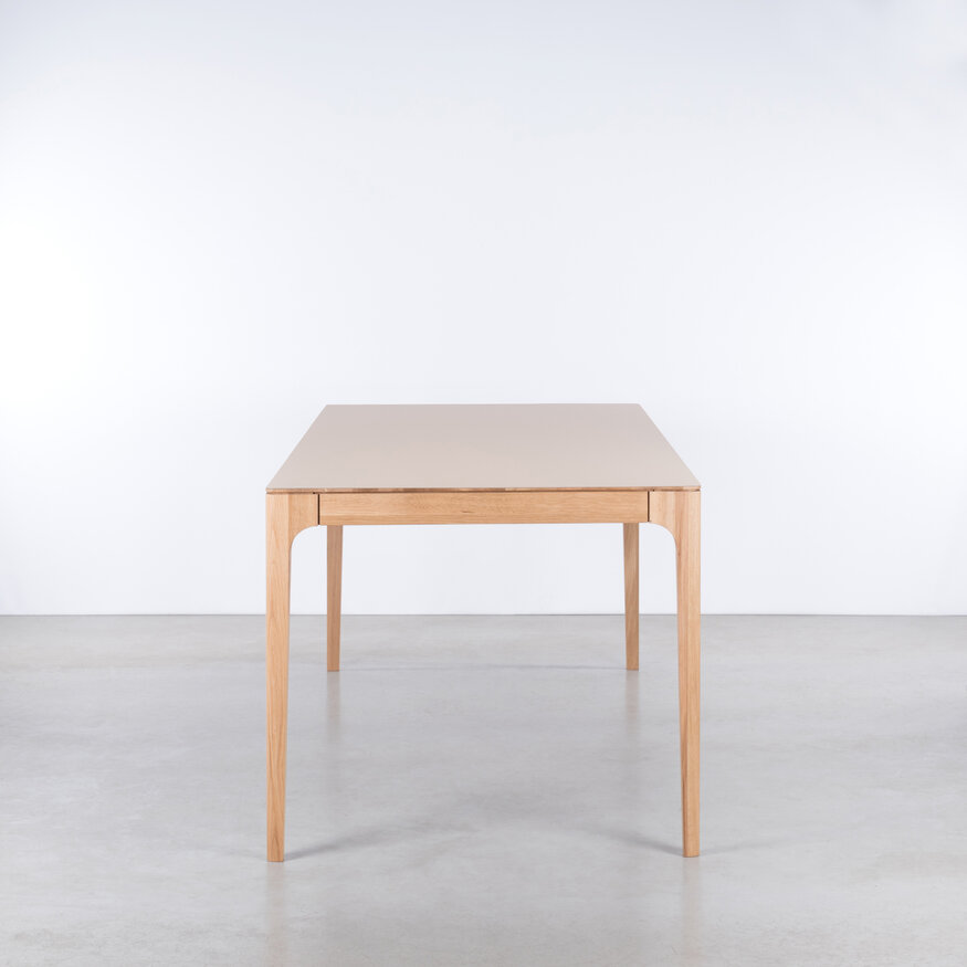 Rikke table 220x90 oiled oak / fenix 0717 Sav & Økse Rikke table 220x90 oiled oak / fenix 0717