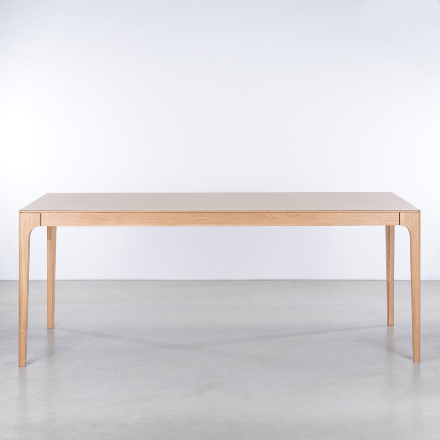 Rikke table 220x90 oiled oak / fenix 0717 Sav & Økse Rikke table 220x90 oiled oak / fenix 0717