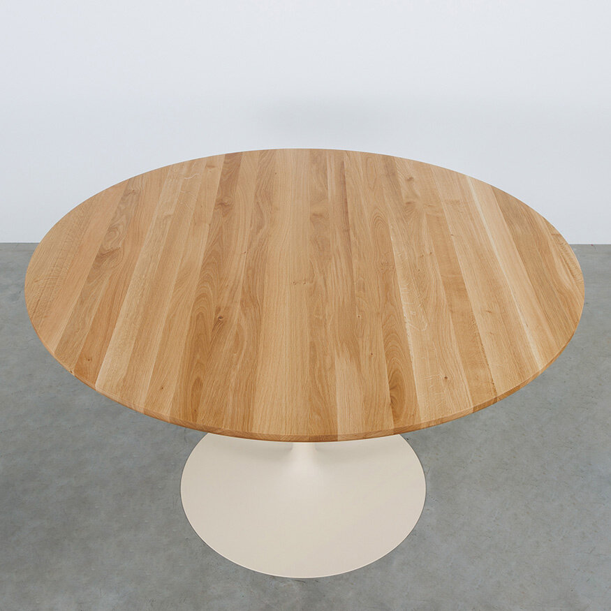 Tinne Tafel met Rond Houten Blad Sav & Økse Tinne Tafel met Rond Houten Blad