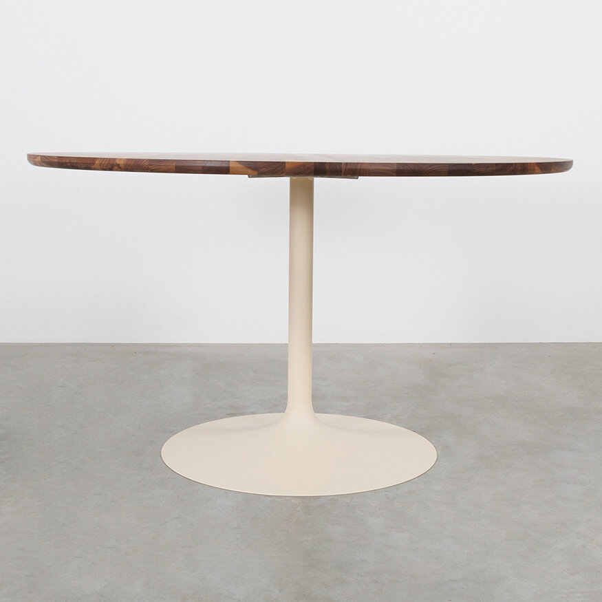 Tinne Tafel met Rond Houten Blad Sav & Økse Tinne Tafel met Rond Houten Blad