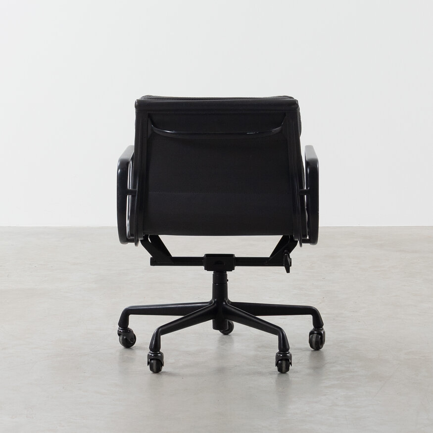 Eames Soft Pad chair black leather black frame Herman Miller Herman Miller Eames Soft Pad chair black leather black frame Herman Miller