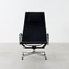 Vitra Eames EA124 stoel zwart hopsak Vitra