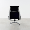 Vitra Eames EA124 lounge chair black hopsak Vitra