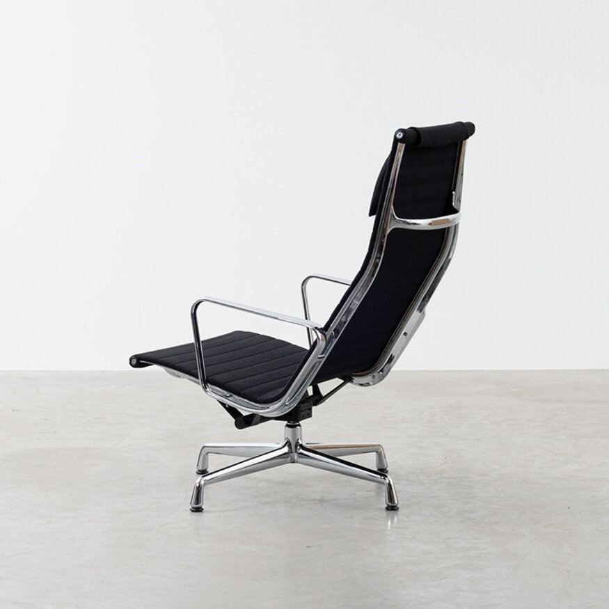 Eames EA124 lounge chair black hopsak Vitra Vitra Eames EA124 lounge chair black hopsak Vitra