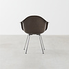 Herman Miller Eames armchair met zitkussen fiberglass bruin Herman Miller