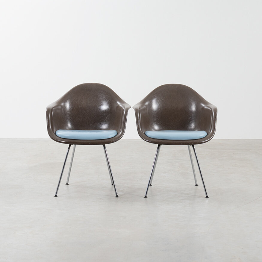 Eames armchair with seat cushion fiberglass brown Herman Miller Herman Miller Eames armchair with seat cushion fiberglass brown Herman Miller