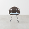 Herman Miller Eames armchair met zitkussen fiberglass bruin Herman Miller