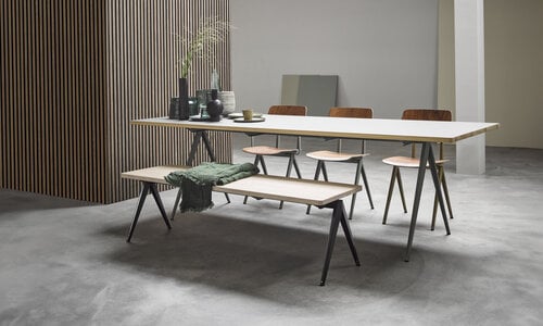 Van schoolstoel tot eettafel