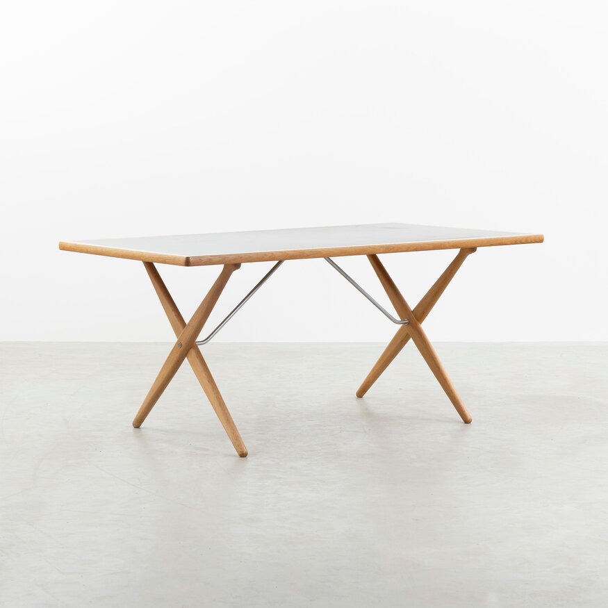 Andreas Tuck Hans J Wegner tafel AT303 eiken met zwart linoleum Andreas Tuck