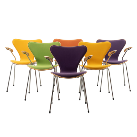 Set of 6 Arne Jacobsen 3207 chairs upholstered with armrests Fritz Hansen Set of 6 Arne Jacobsen 3207 chairs upholstered with armrests Fritz Hansen