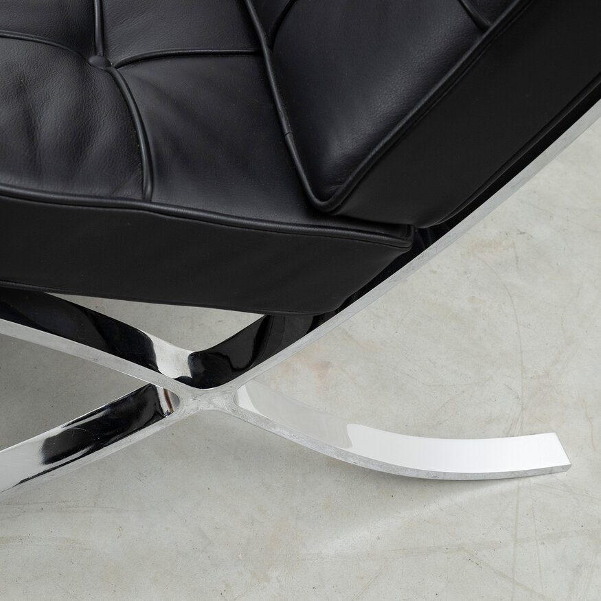 Knoll Mies van der Rohe Barcelona Lounge Chair black leather Knoll