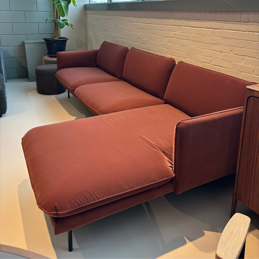 Jolin 2.5-Seater with Lounge Corner Right + Nomah Pouf / Royal Magnolia 160