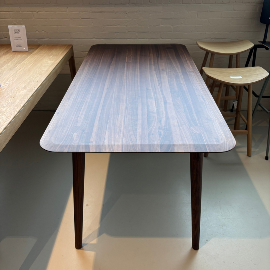 Olger Table 180x90 Walnut Matt Lacquered