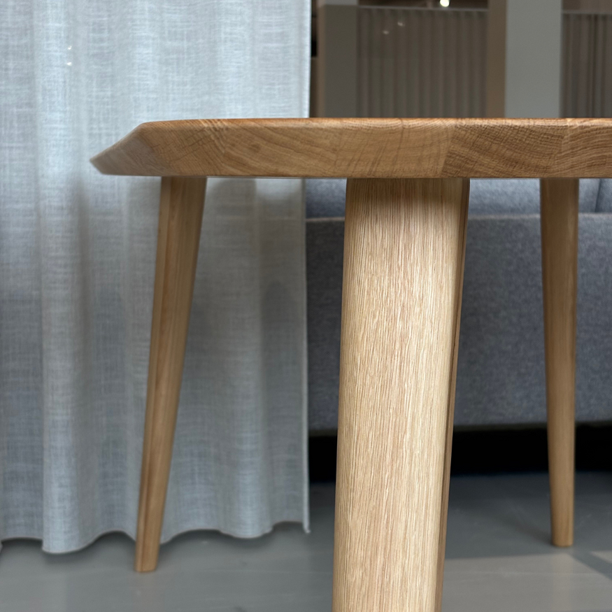 Tomrer Table 180x100 Oak Matt Lacquered - Outlet Zaandam