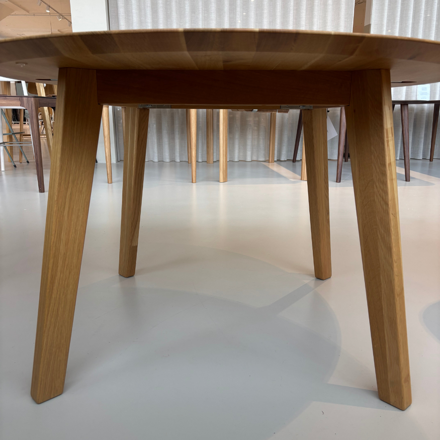 Samt Round Table 130 Matt Lacquered Oak