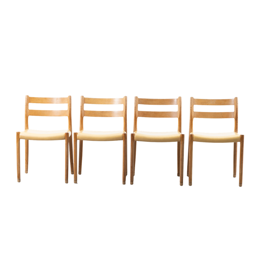 Set van 4 Niels Otto Moller Model 84 stoelen eiken zit bekleed J.L. Møllers Møbelfabrik Set van 4 Niels Otto Moller Model 84 stoelen eiken zit bekleed