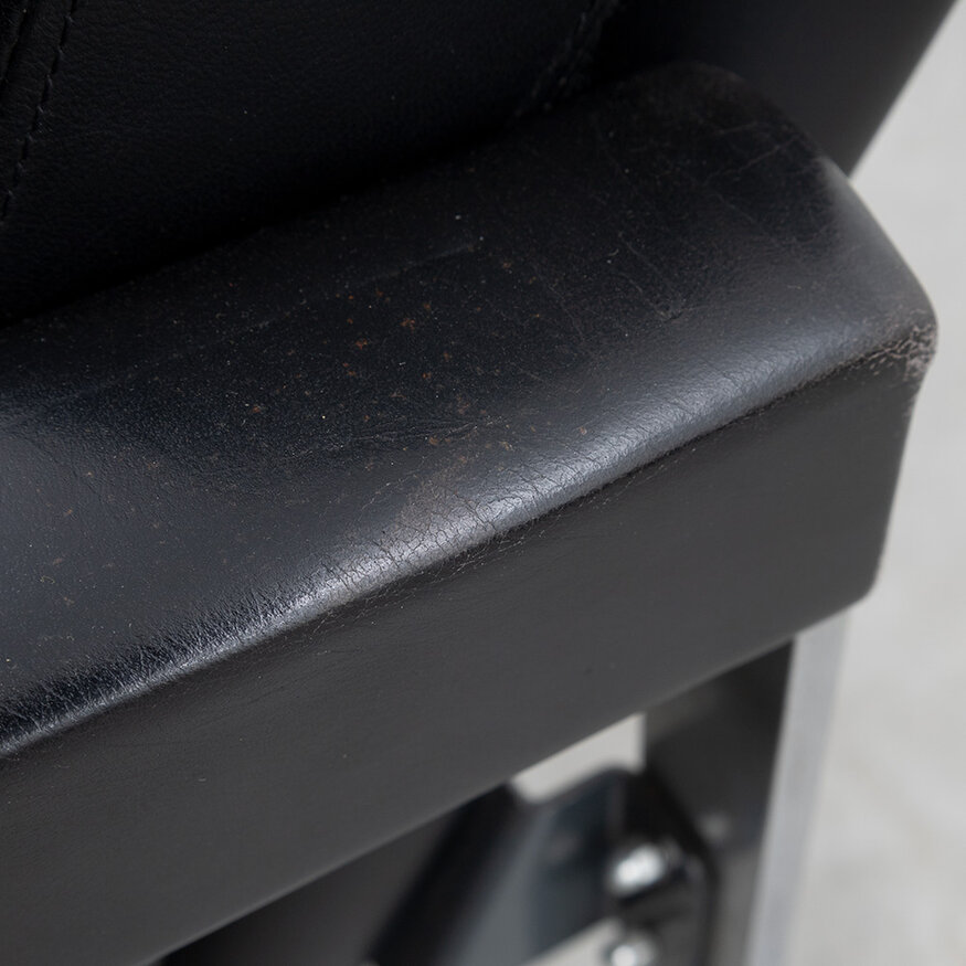 Tempelman fauteuil AP72 zwart leer AP Originals Tempelman fauteuil AP72 zwart leer