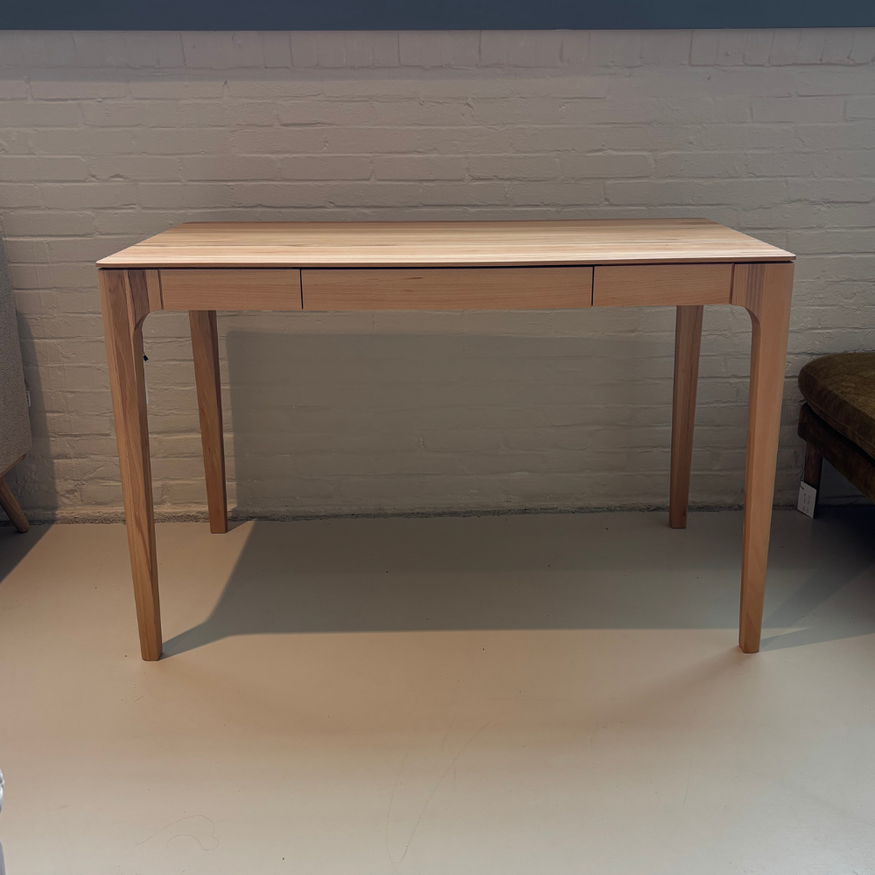 Rikke Bureau met lade 120x65 Beuken mat gelakt Rikke Bureau met lade 120x65 Beuken mat gelakt