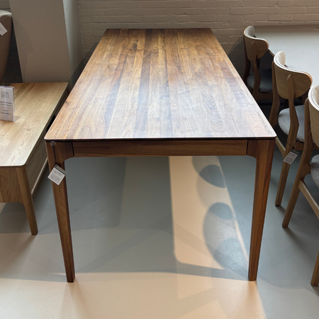 Rikke Tafel 200x90 Walnoot mat gelakt - Outlet Zaandam