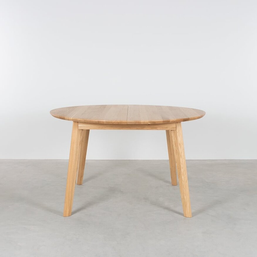 Round extentable table Nonne Ø120+(1x50) Sav & Økse Round extentable table Nonne Ø120+(1x50)