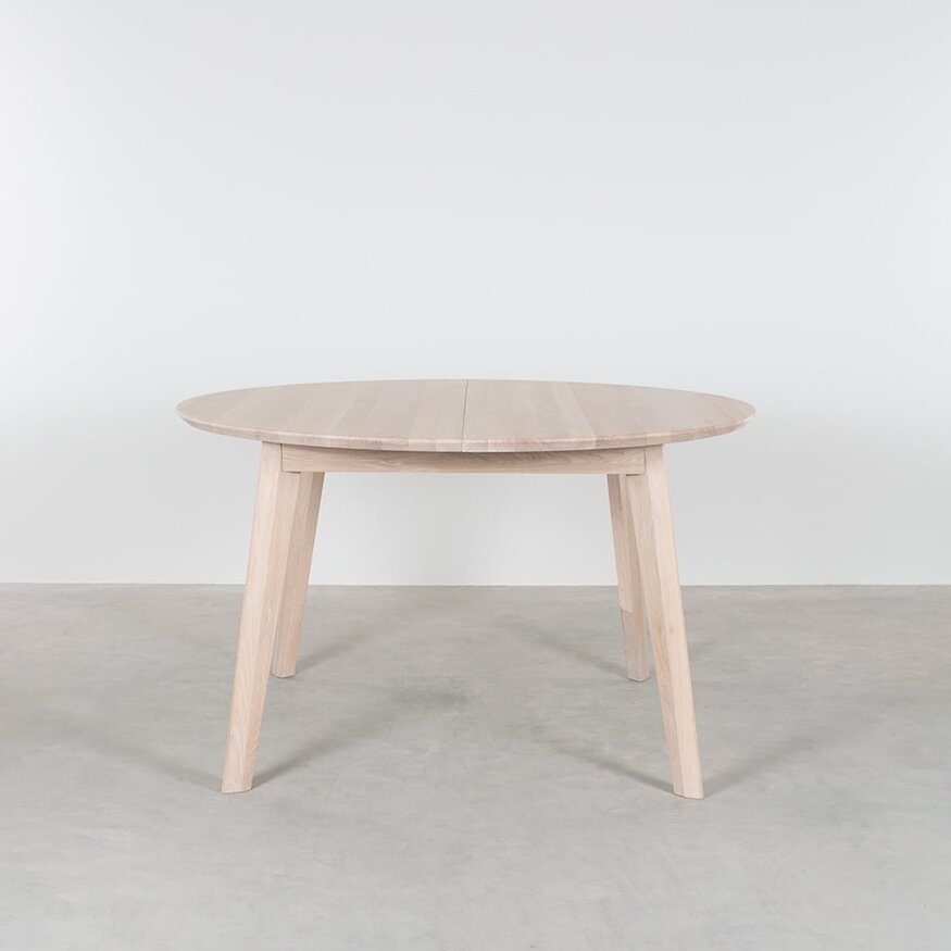 Round extentable table Nonne Ø120+(1x50) Sav & Økse Round extentable table Nonne Ø120+(1x50)