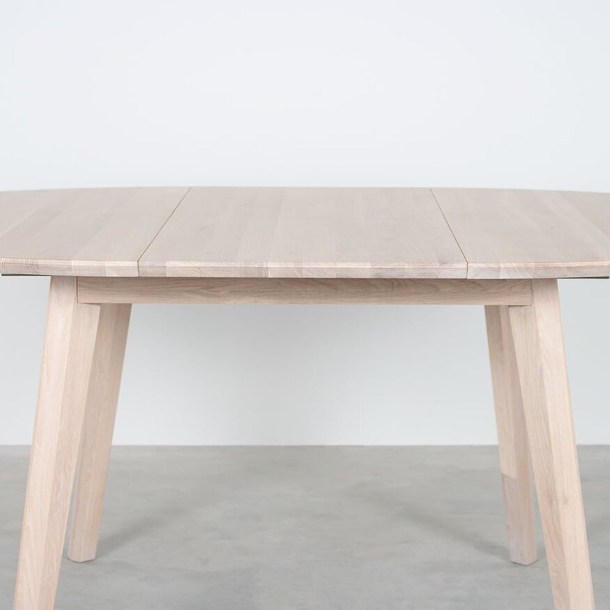 Round extentable table Nonne Ø120+(1x50) Sav & Økse Round extentable table Nonne Ø120+(1x50)