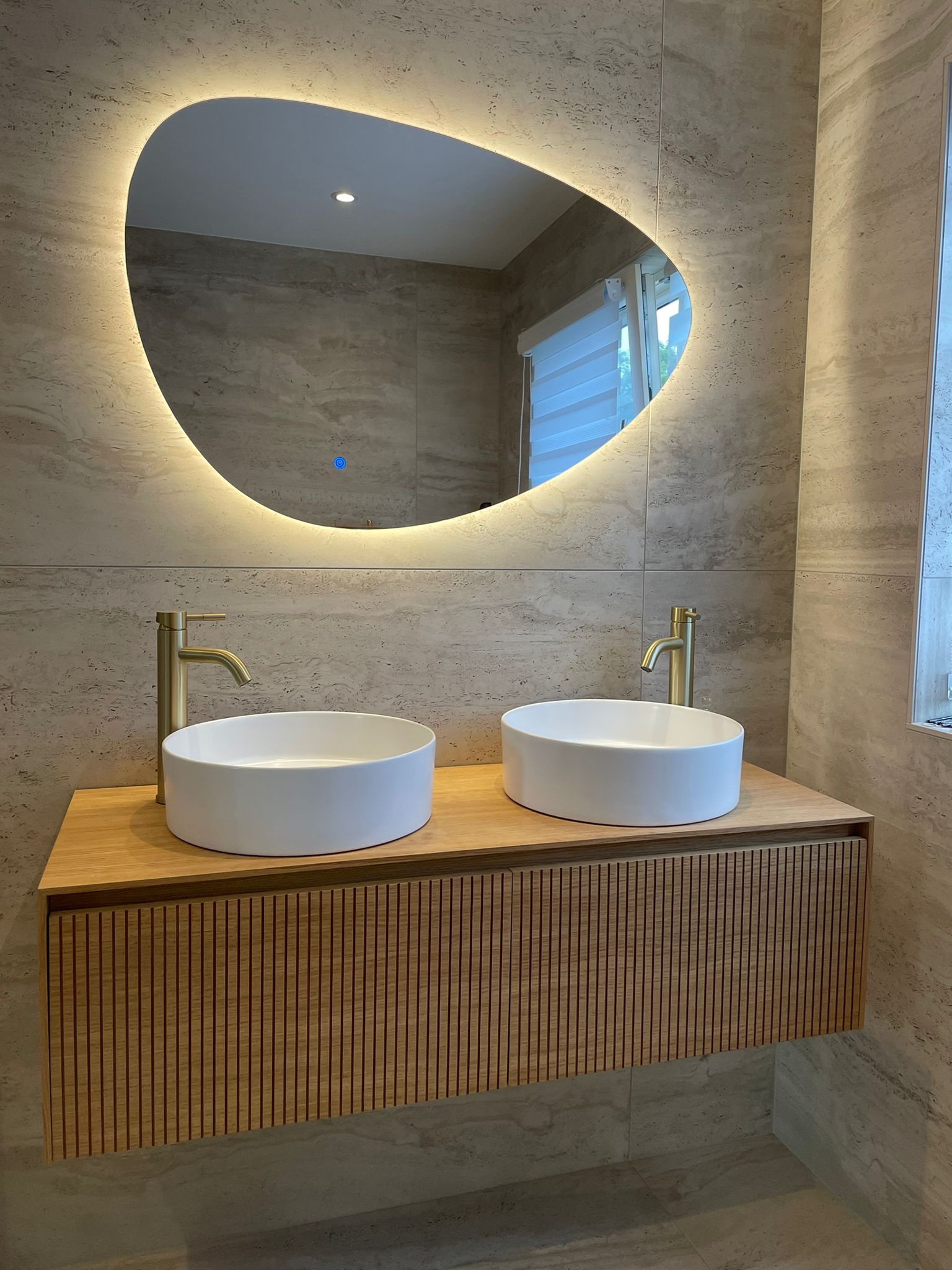 Badkamerspiegel - Jaimii  - 100x68.7 cm - Led dimbaar  en Anti-condens