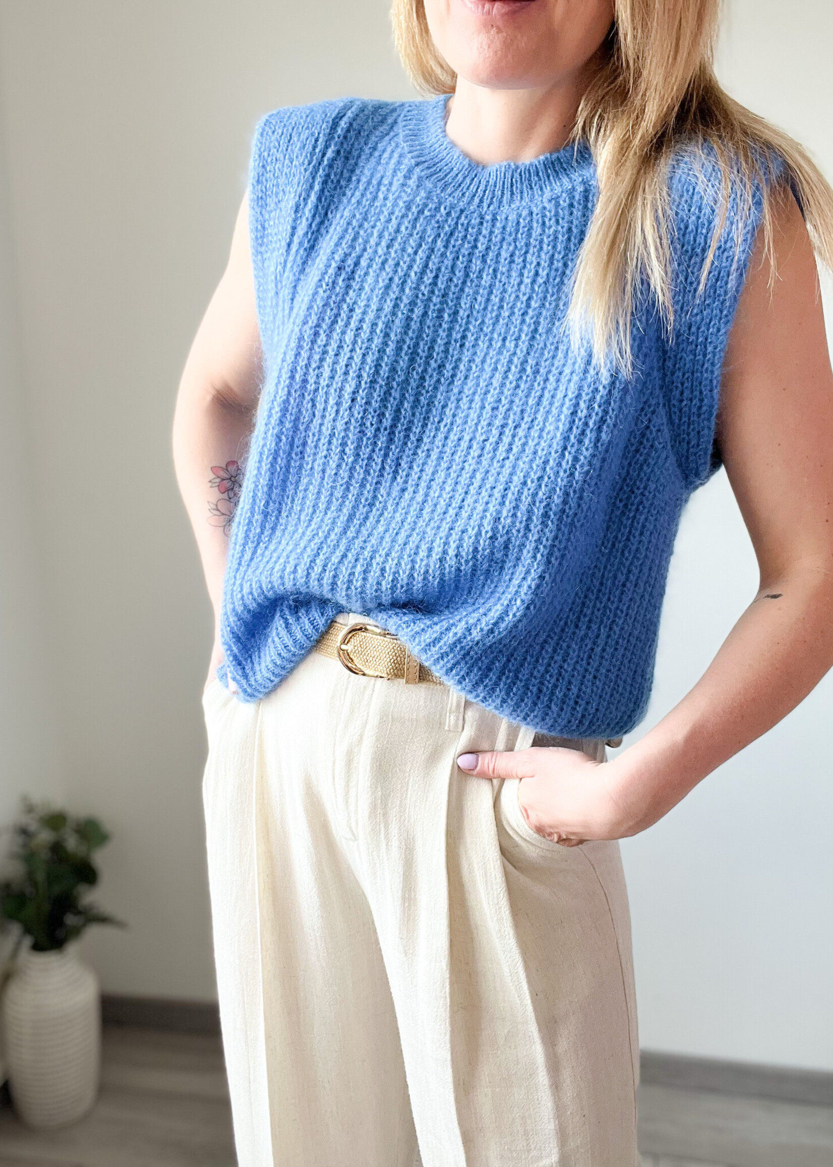 BLUE KNIT TOP ONE SIZE