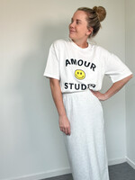 WHITE AMOUR STUDIO TEE one size