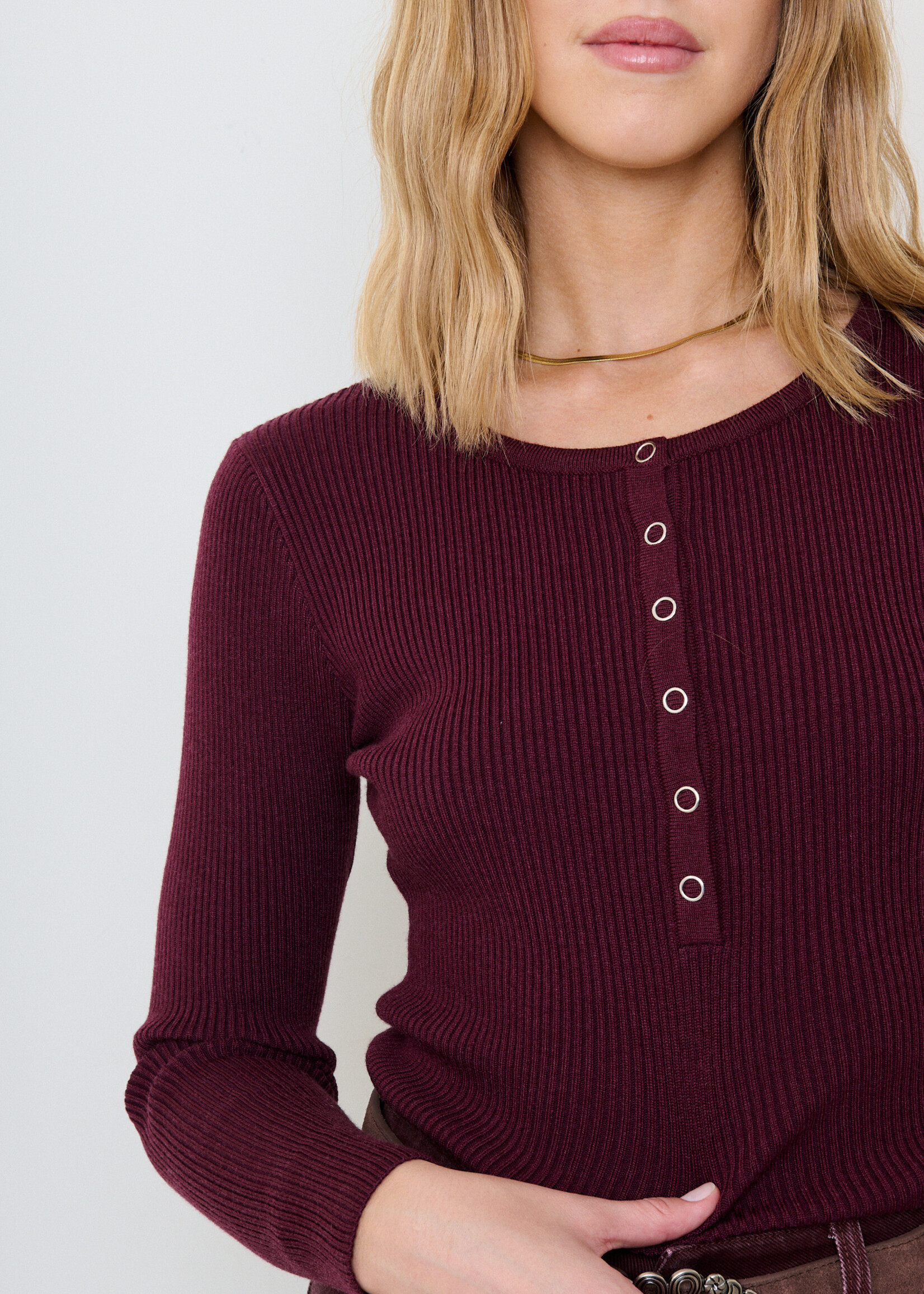 BURGUNDY LONG SLEEVE TOP