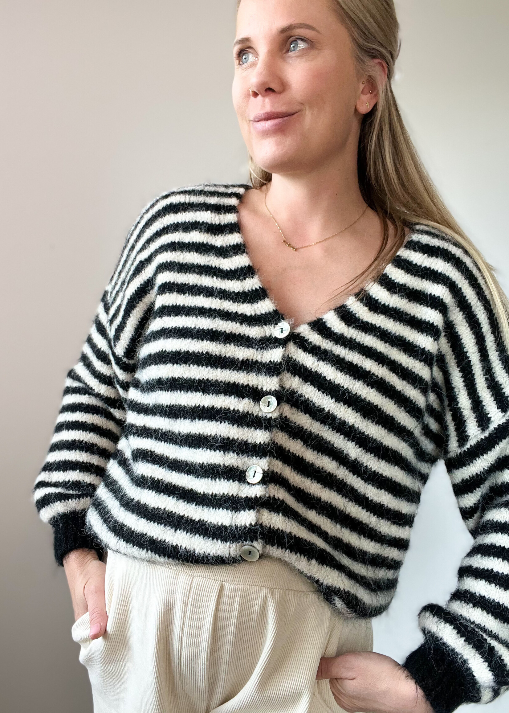 BLACK YANI KNIT one size