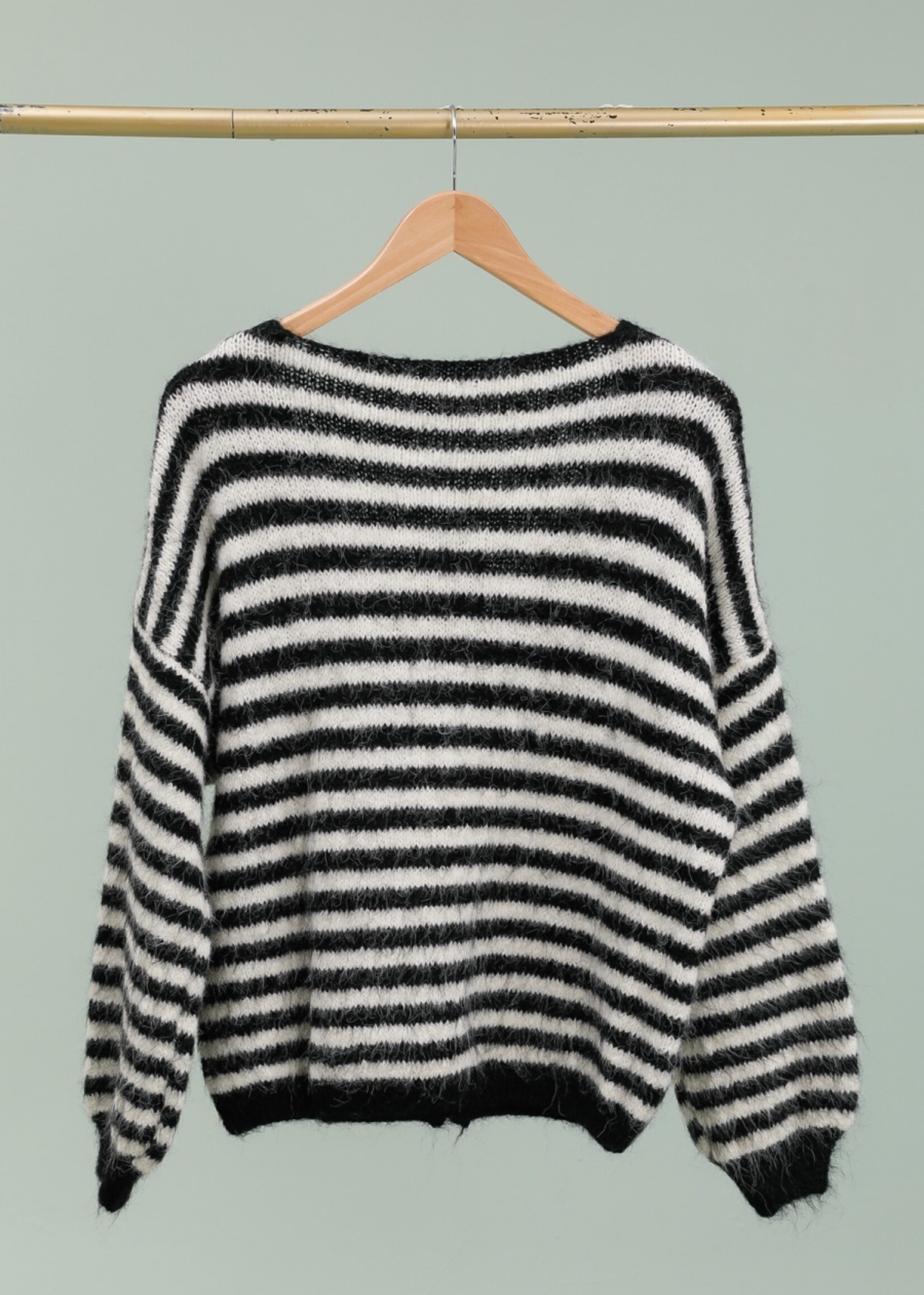 BLACK YANI KNIT one size