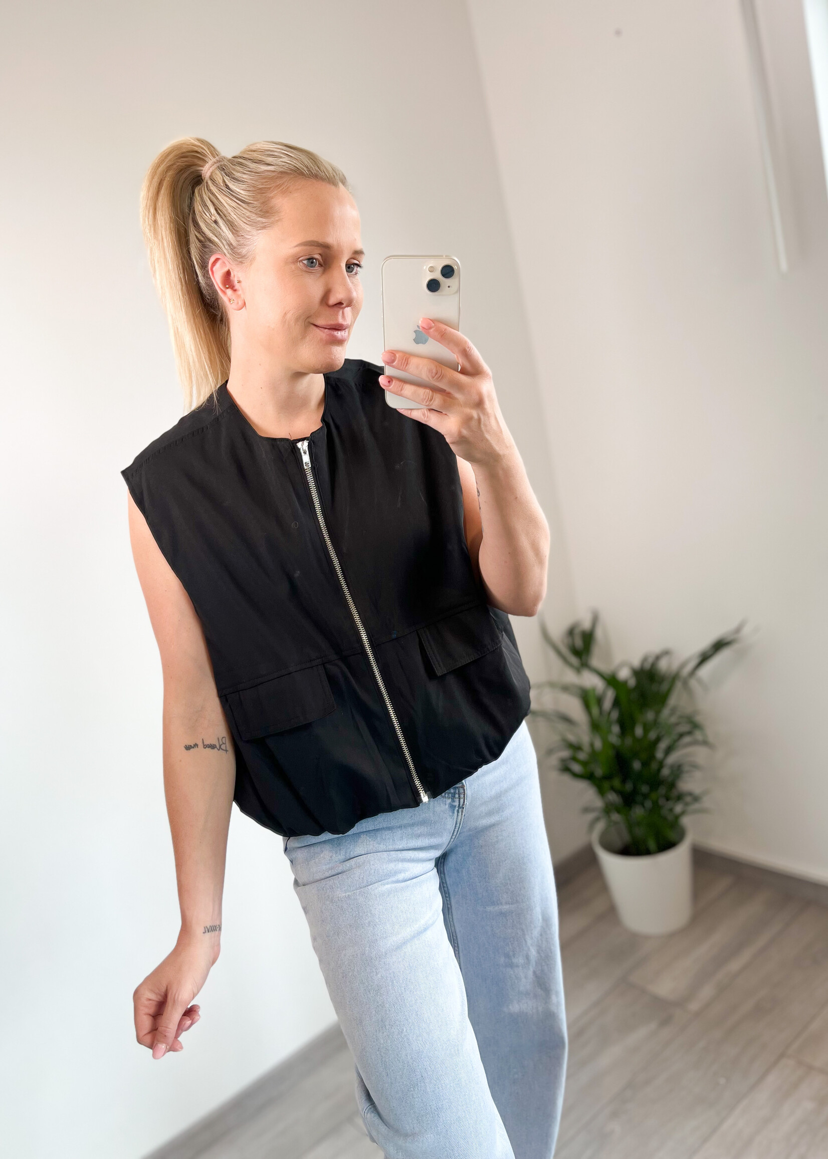 MILLIE BLACK JACKET TOP