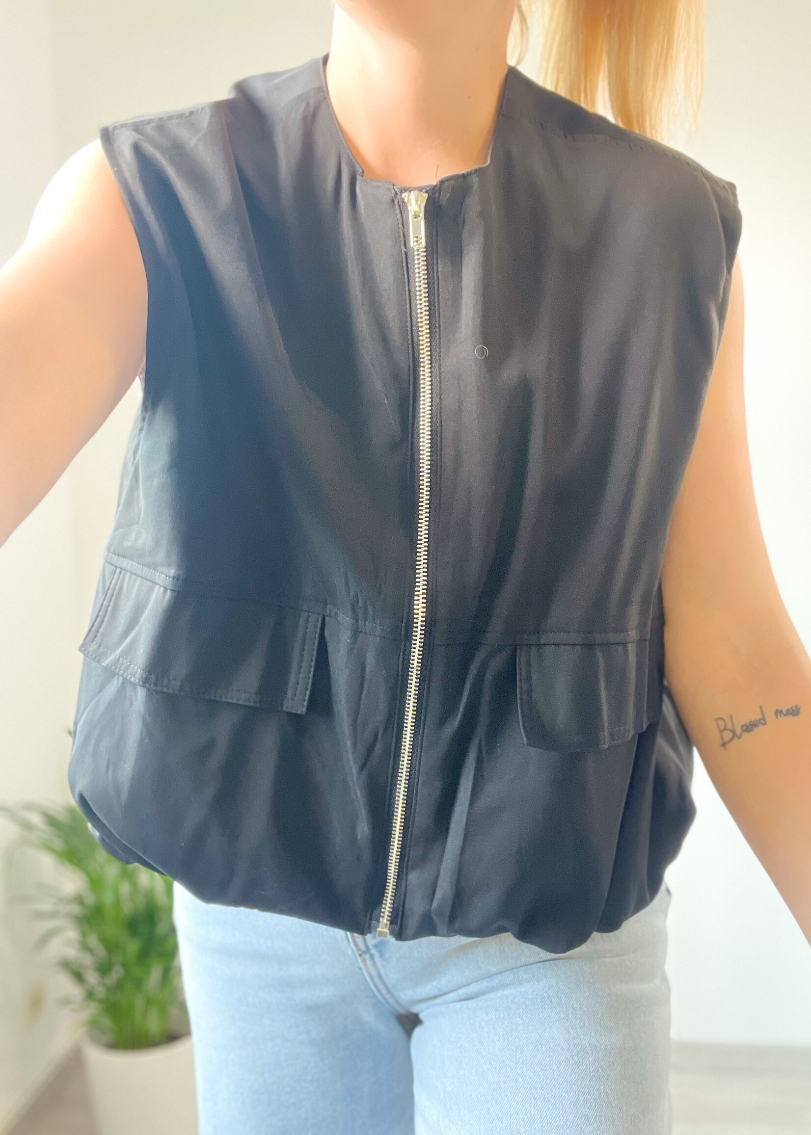 MILLIE BLACK JACKET TOP