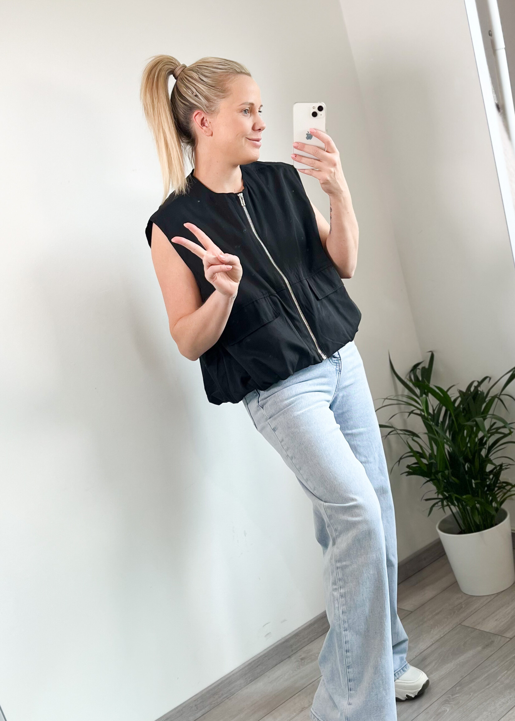 MILLIE BLACK JACKET TOP