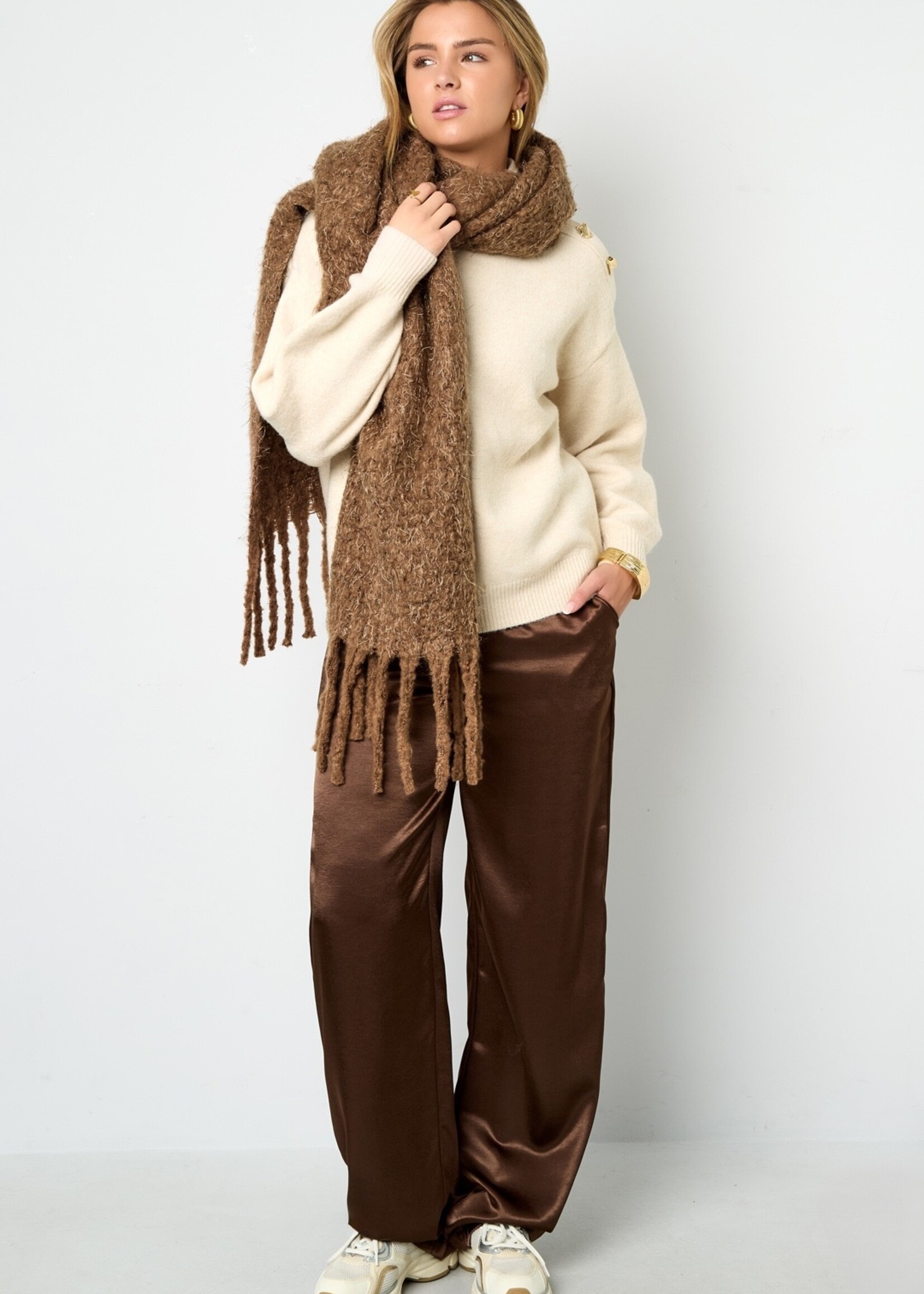 DARK BROWN SCARF