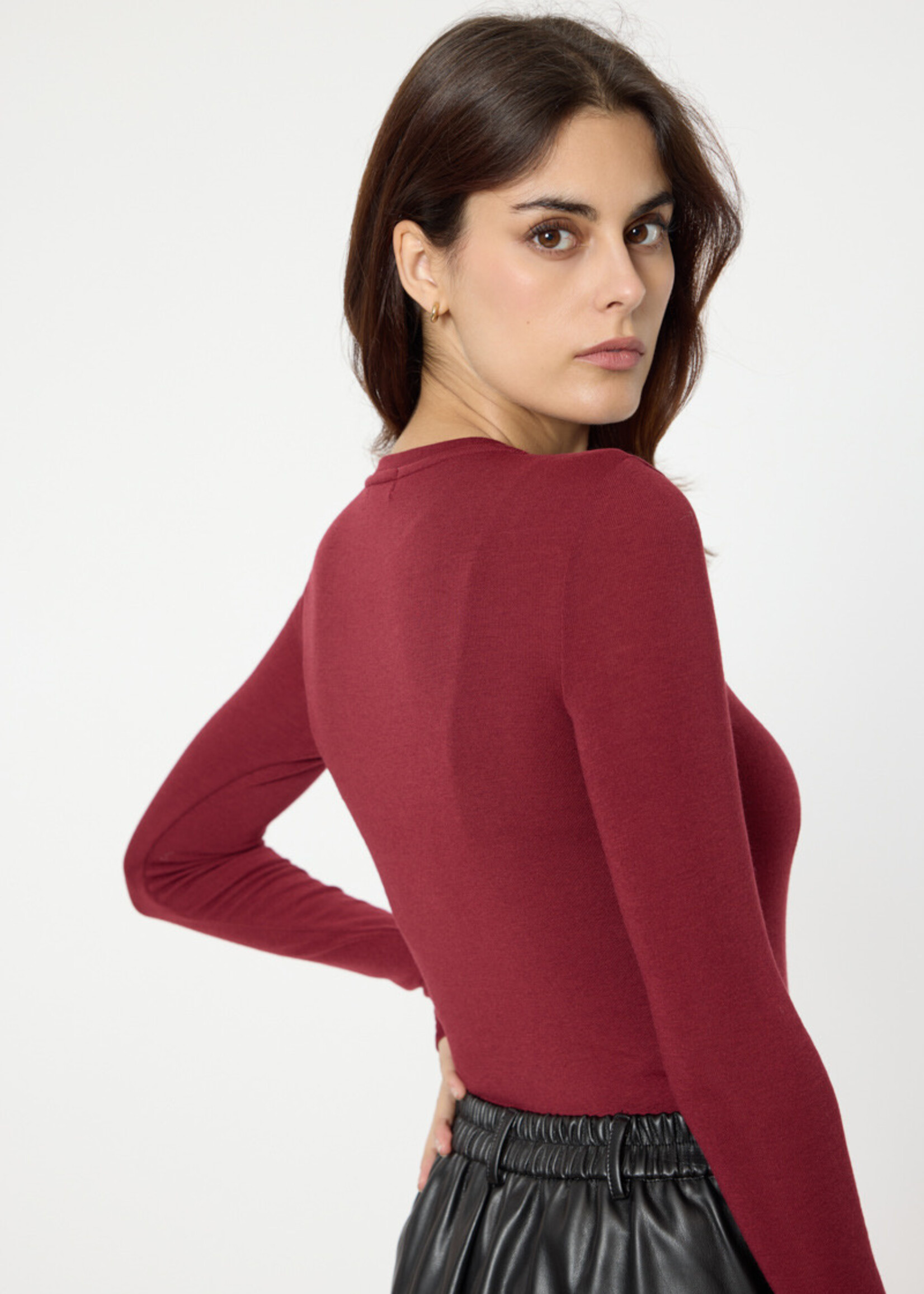 BASIC BURGUNDY TOP WITH FLEECE