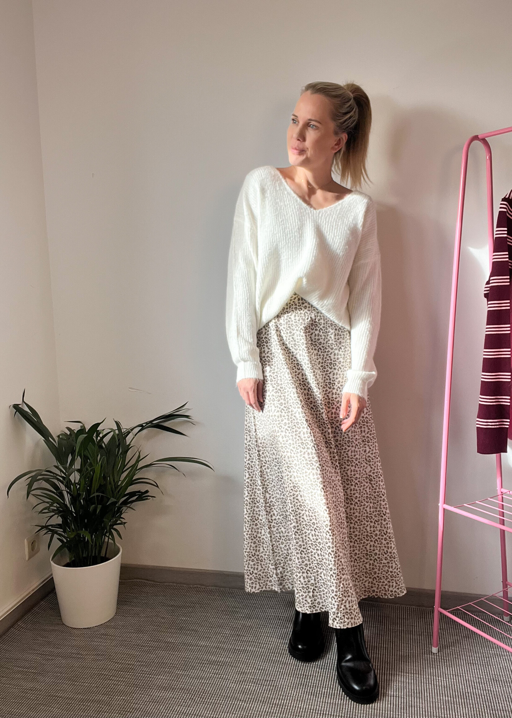 BEIGE LEO SKIRT
