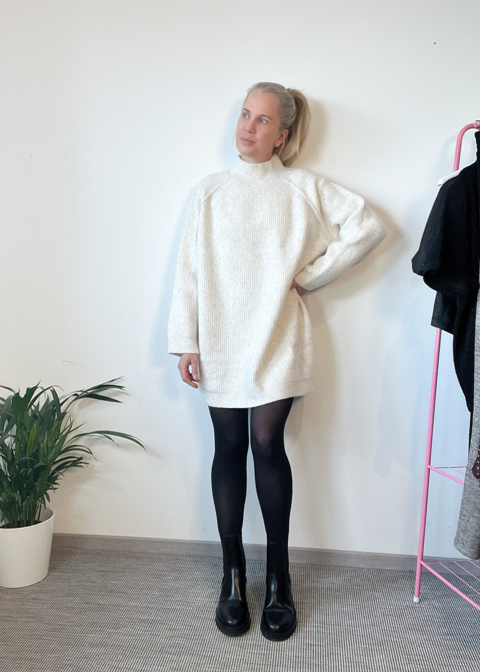 SABIE IVORY KNIT DRESS one size