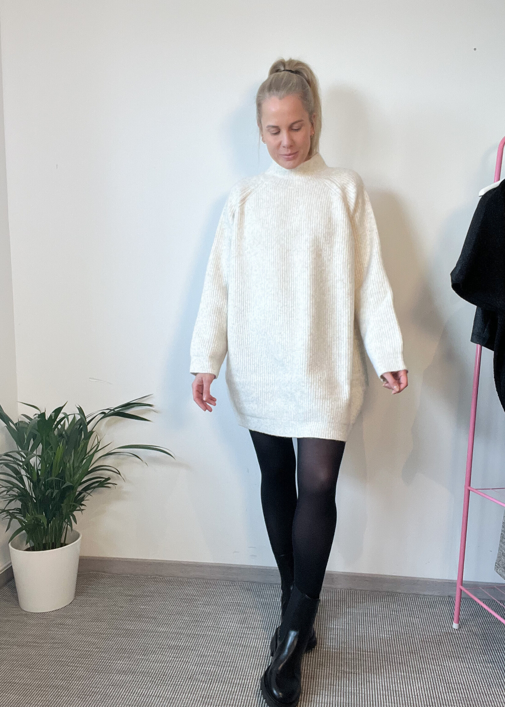 SABIE IVORY KNIT DRESS one size