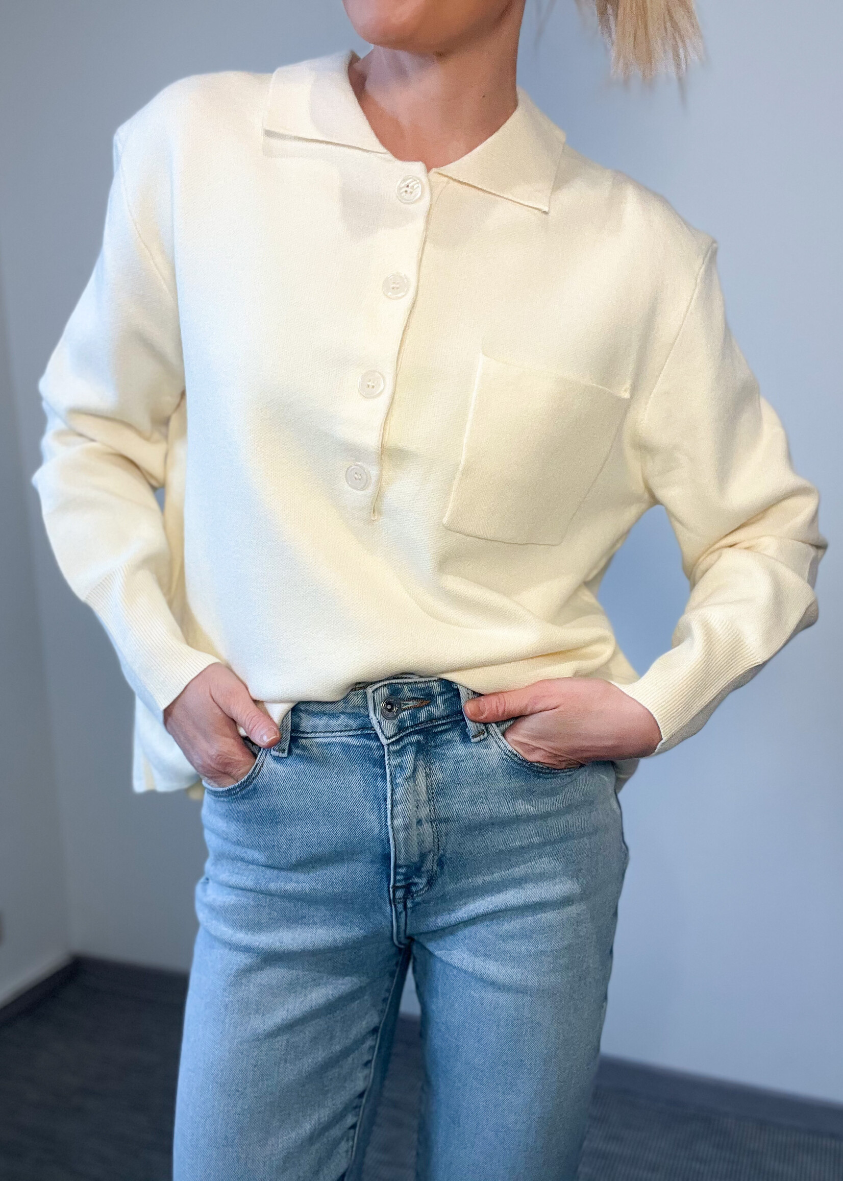 CREME POLO SWEATER