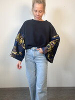 DETAIL SLEEVE SWEATER one size