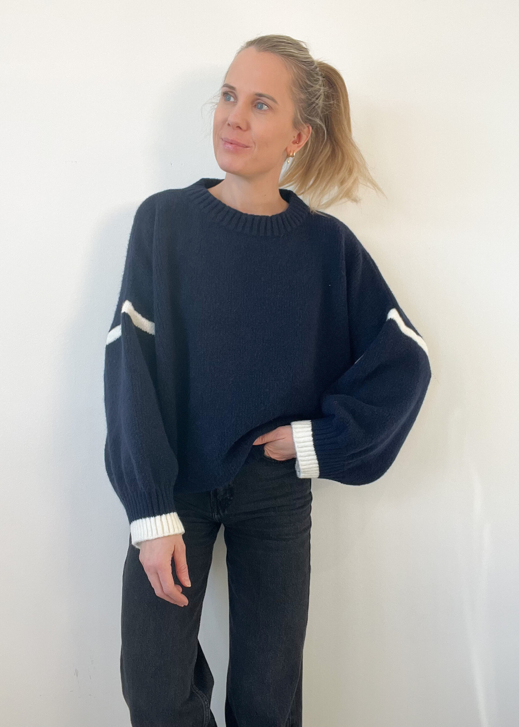 NAVY BEKKA SWEATER one size