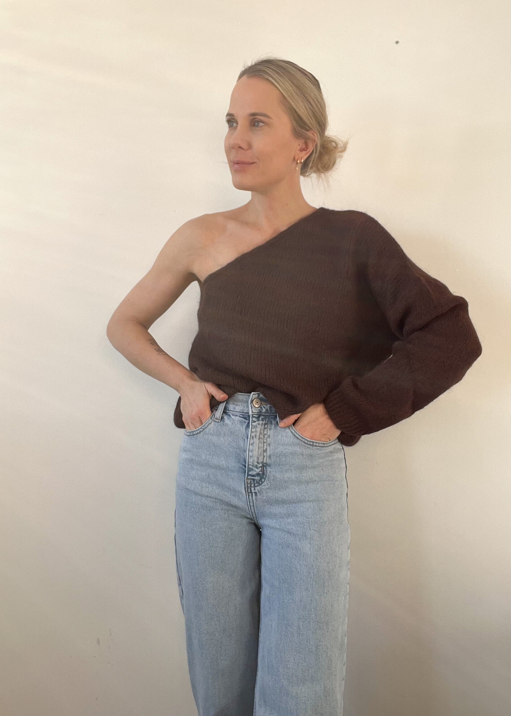 OFFSHOULDER KNIT BROWN one size