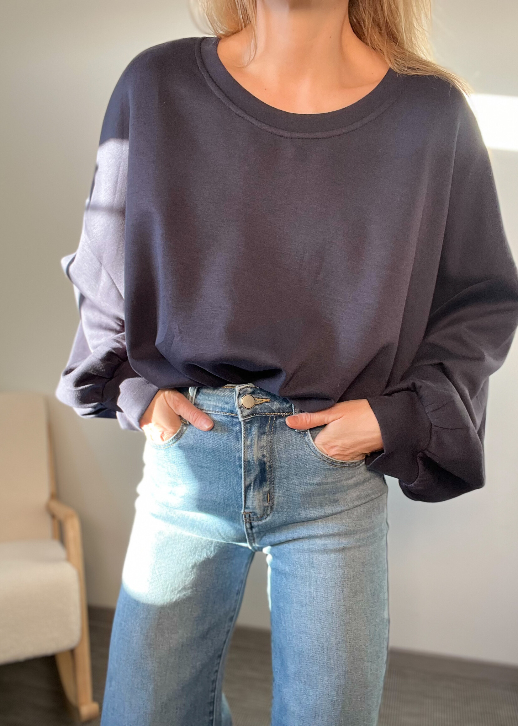NAVY SWEATER one size