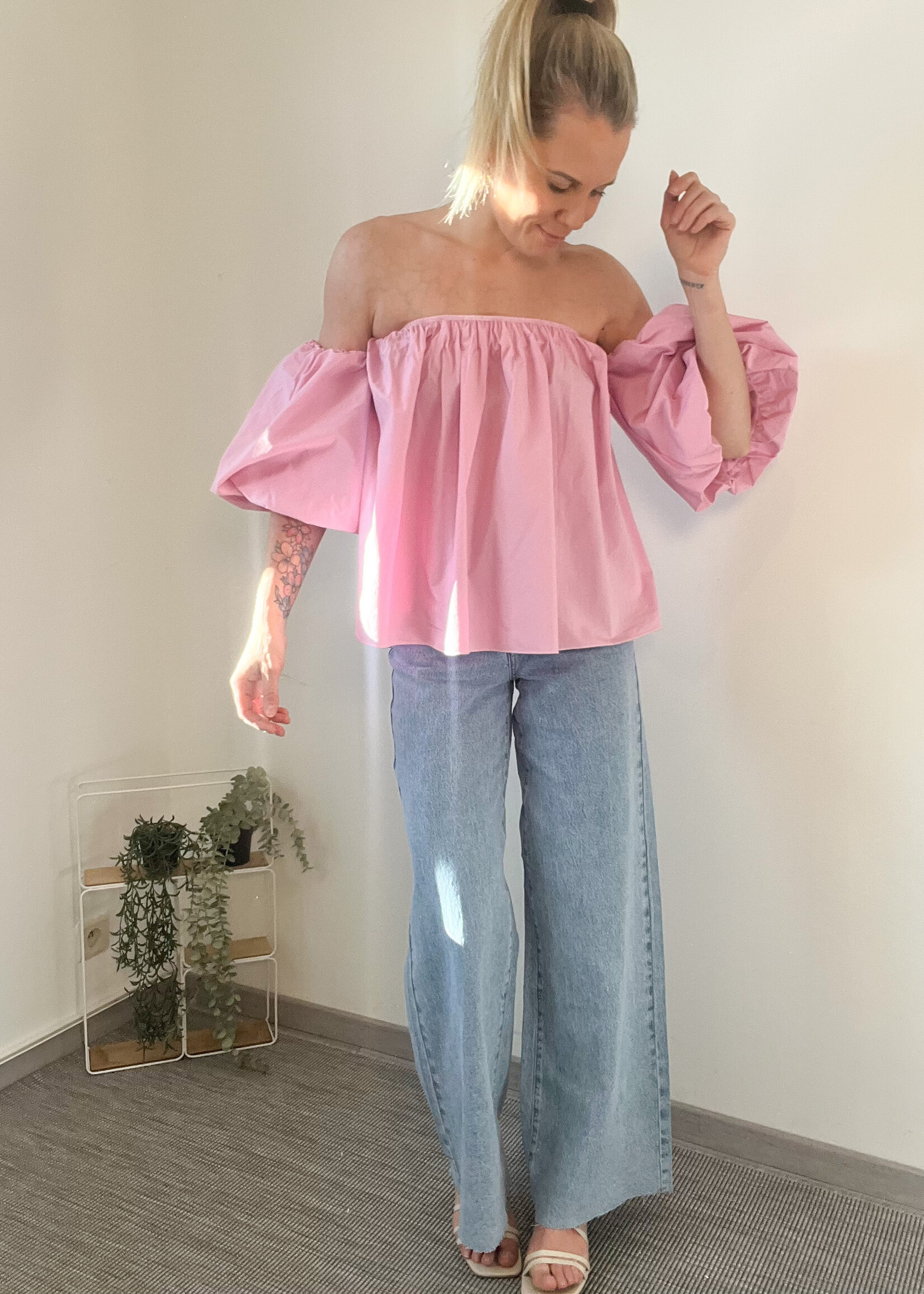 PINK OFFSHOULDER TOP One size
