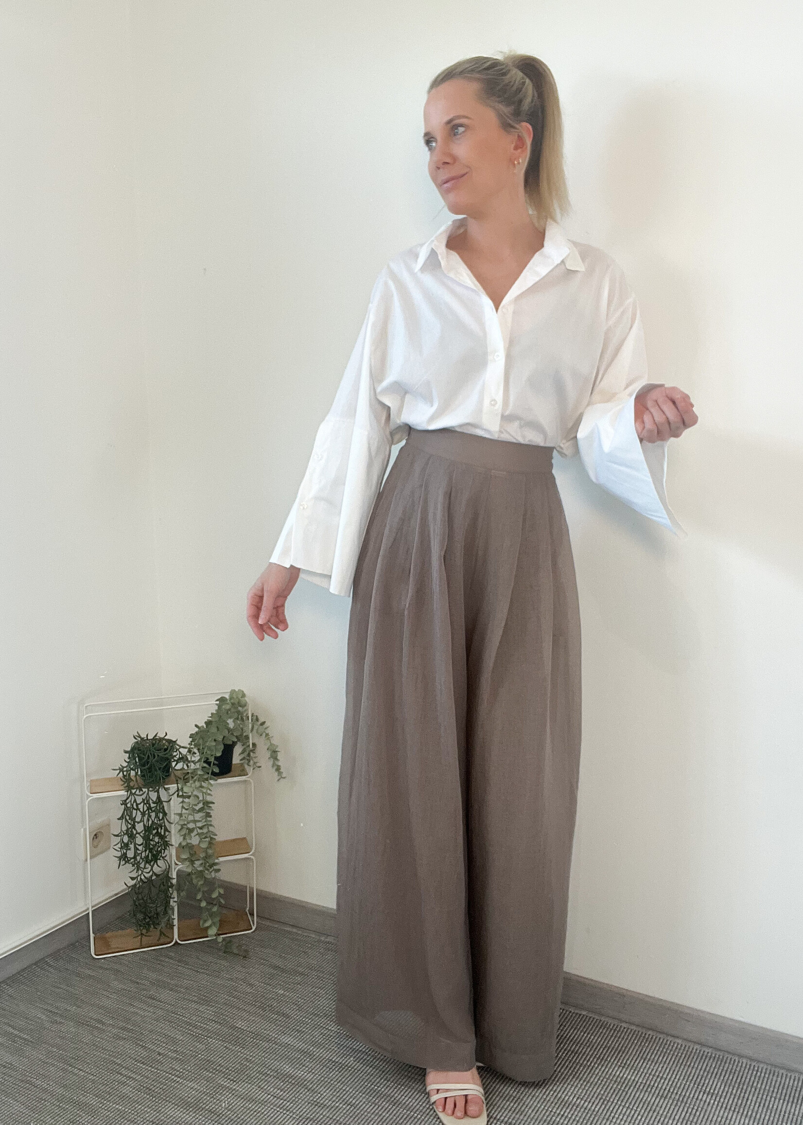 TAUPE WIDE PANTS